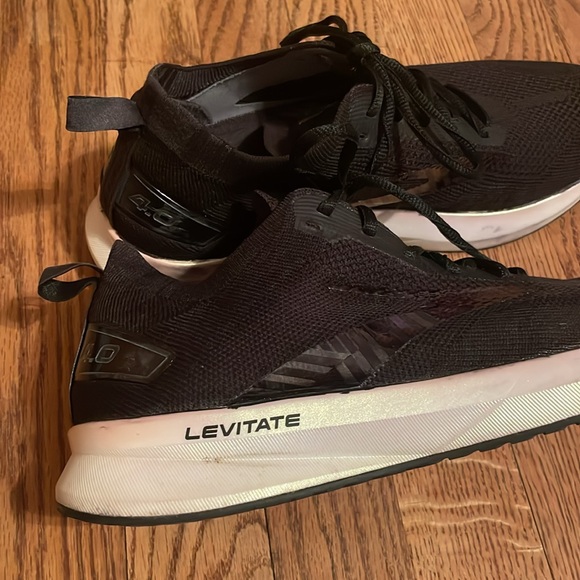 Brooks Levitate 4 Black Size 10 - Picture 5 of 10